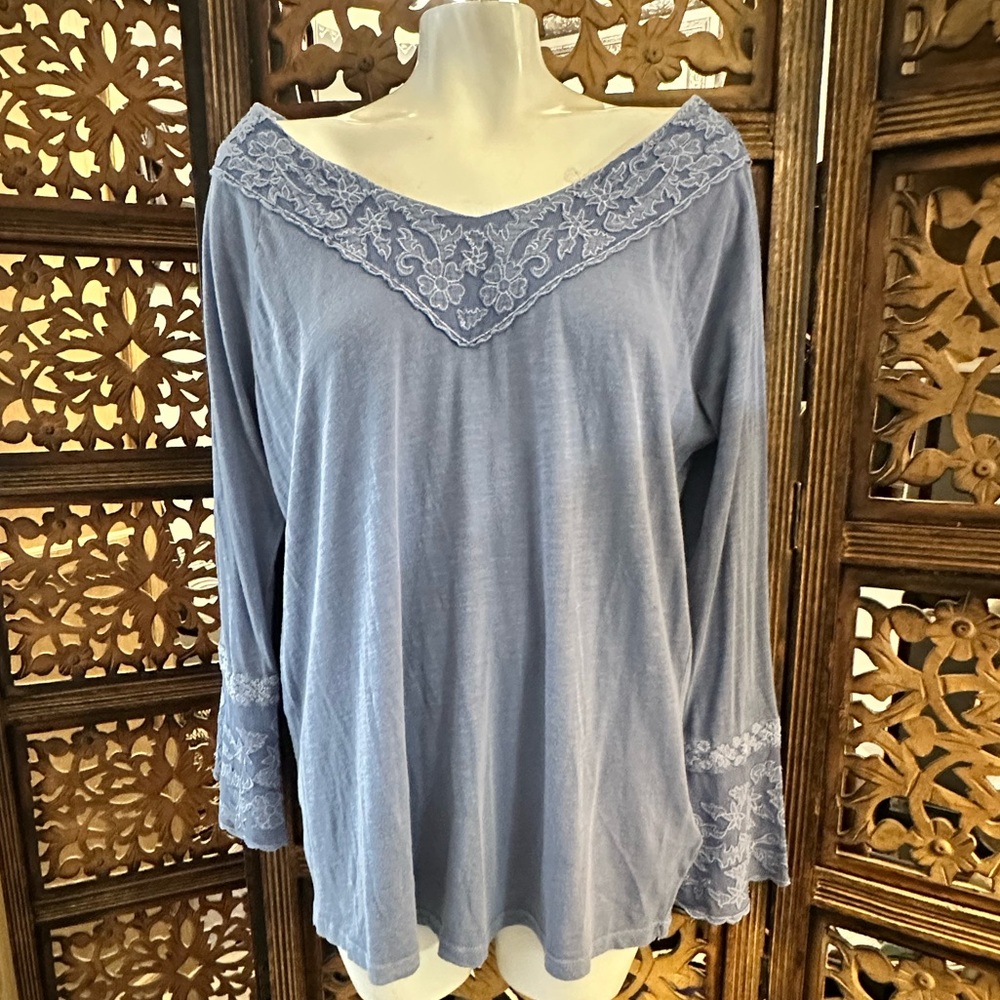 Soft Surroundings Moment In Time Pull On V Neck Bell Sleeved Lace Accent Shirt.
